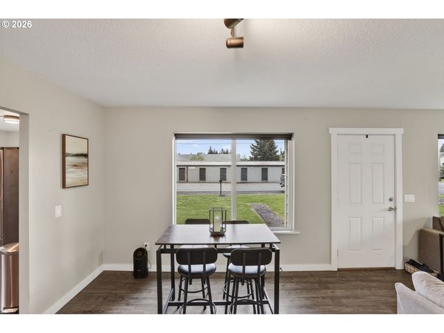 33651 Se SANTOSH St, Scappoose, OR 97056