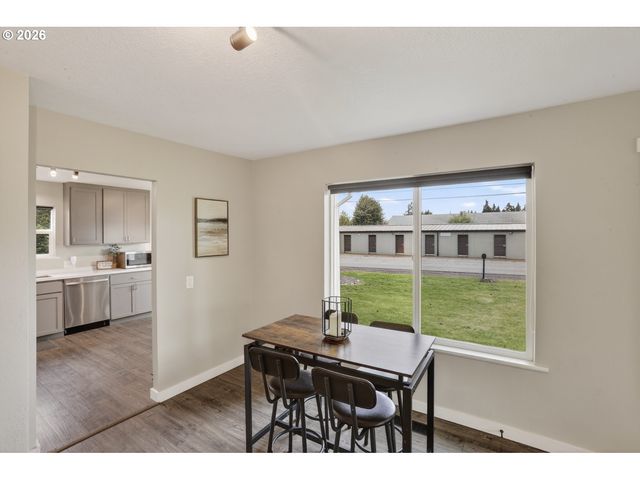 33651 Se SANTOSH St, Scappoose, OR 97056