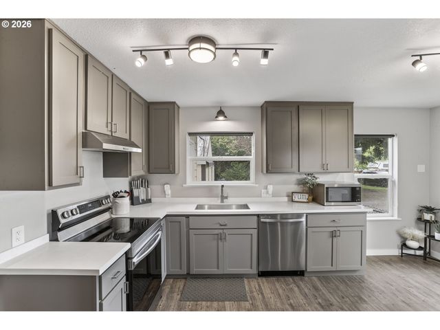 33651 Se SANTOSH St, Scappoose, OR 97056