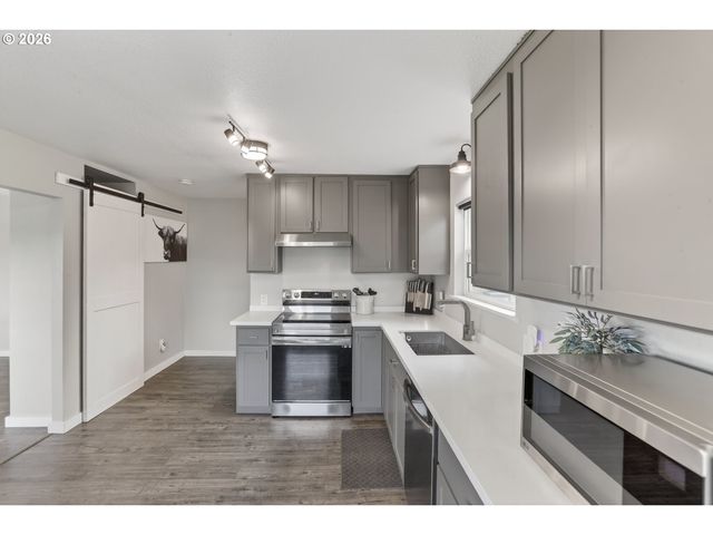 33651 Se SANTOSH St, Scappoose, OR 97056