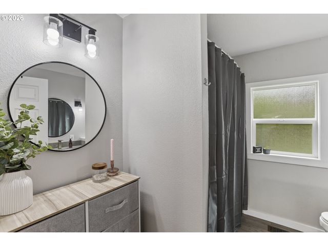 33651 Se SANTOSH St, Scappoose, OR 97056