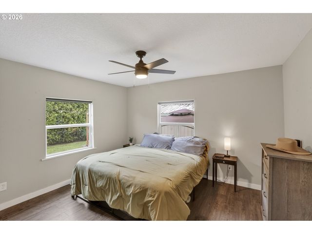 33651 Se SANTOSH St, Scappoose, OR 97056