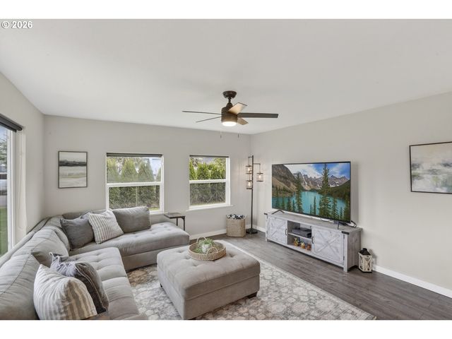 33651 Se SANTOSH St, Scappoose, OR 97056