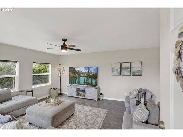 33651 Se SANTOSH St, Scappoose, OR 97056