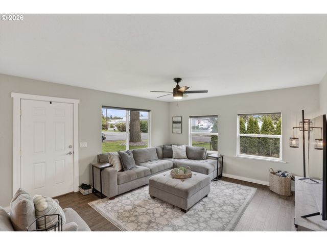 33651 Se SANTOSH St, Scappoose, OR 97056