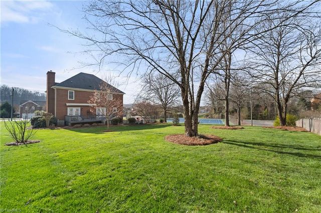 3326 Grandview Club Road, Pfafftown, NC 27040