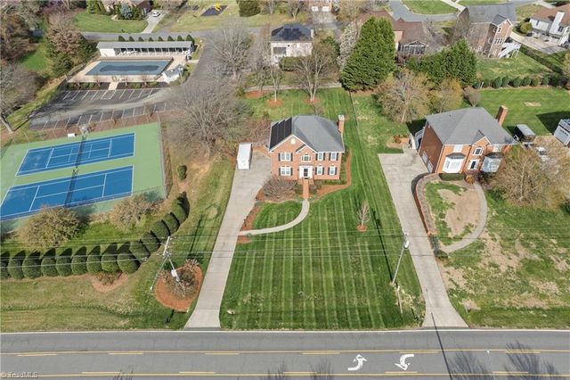 3326 Grandview Club Road, Pfafftown, NC 27040