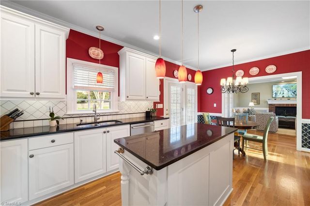 3326 Grandview Club Road, Pfafftown, NC 27040