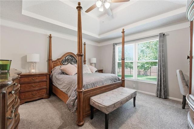 820 SW BENJAMIN Circle, Lee's Summit, MO 64081