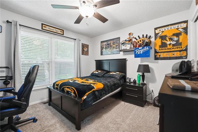 820 SW BENJAMIN Circle, Lee's Summit, MO 64081