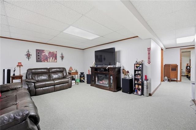 820 SW BENJAMIN Circle, Lee's Summit, MO 64081