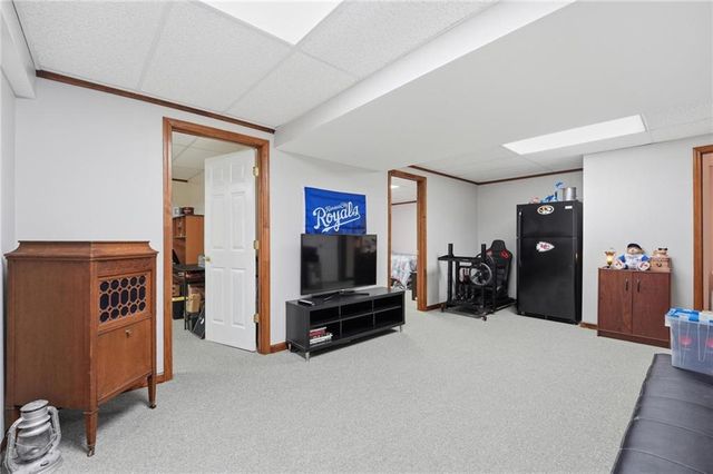 820 SW BENJAMIN Circle, Lee's Summit, MO 64081
