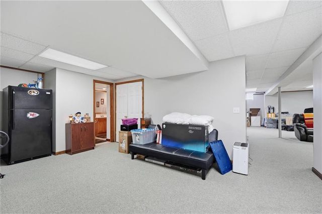 820 SW BENJAMIN Circle, Lee's Summit, MO 64081