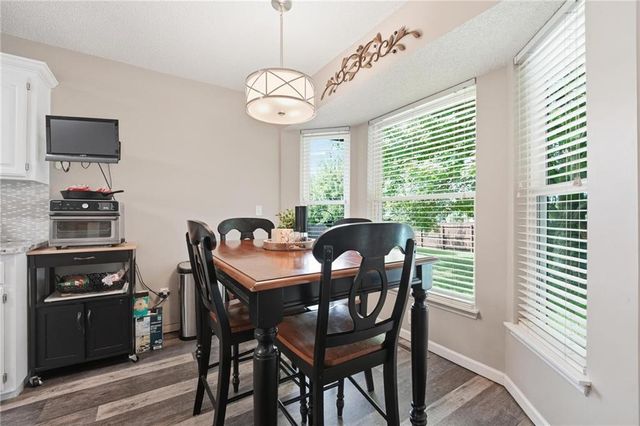 820 SW BENJAMIN Circle, Lee's Summit, MO 64081