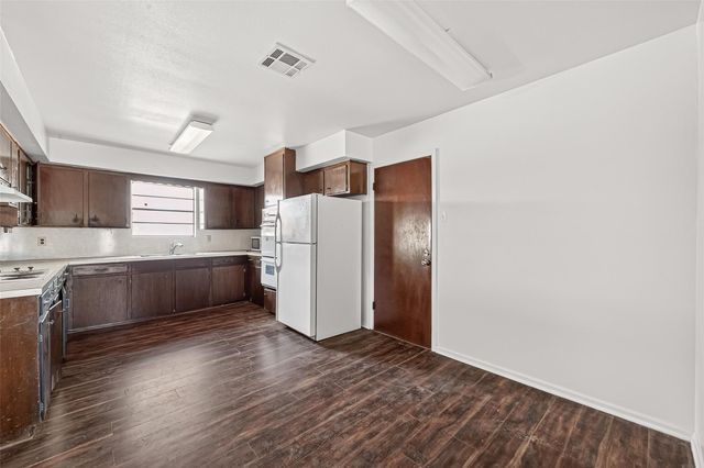 9416 County Road 273, East Bernard, TX 77435