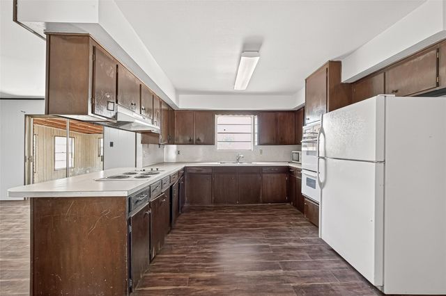 9416 County Road 273, East Bernard, TX 77435