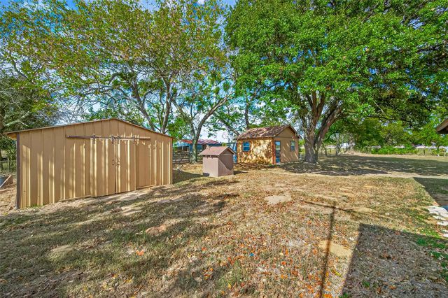 9416 County Road 273, East Bernard, TX 77435