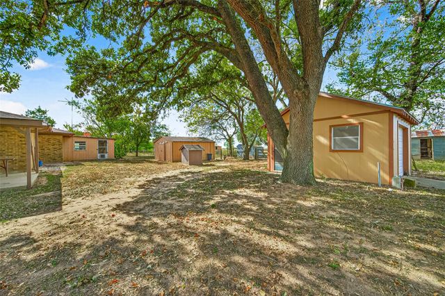 9416 County Road 273, East Bernard, TX 77435