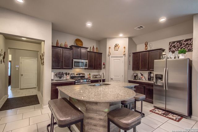 6050 AKIN CIR, San Antonio, TX 78261