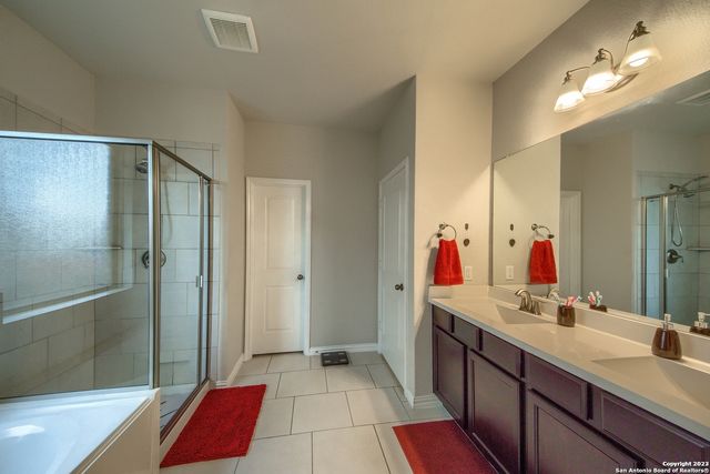 6050 AKIN CIR, San Antonio, TX 78261