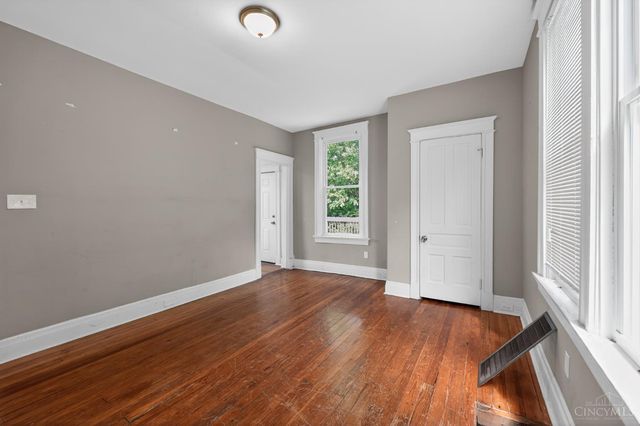 3118 Sunshine Avenue, Cincinnati, OH 45211