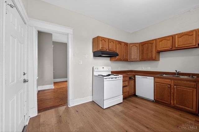 3118 Sunshine Avenue, Cincinnati, OH 45211
