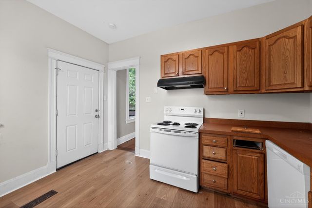 3118 Sunshine Avenue, Cincinnati, OH 45211