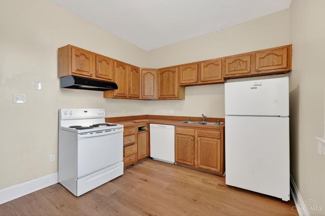 3118 Sunshine Avenue, Cincinnati, OH 45211