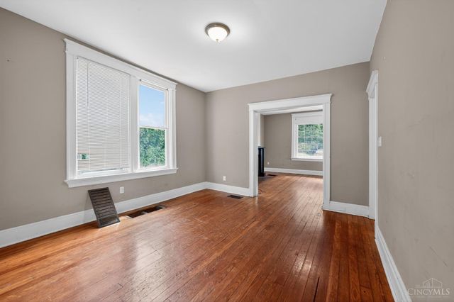3118 Sunshine Avenue, Cincinnati, OH 45211
