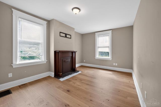 3118 Sunshine Avenue, Cincinnati, OH 45211