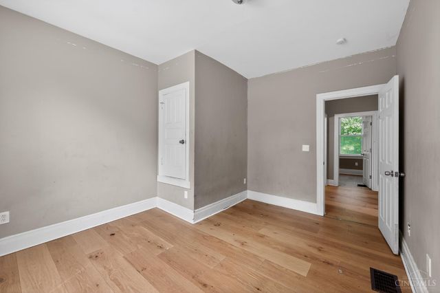3118 Sunshine Avenue, Cincinnati, OH 45211