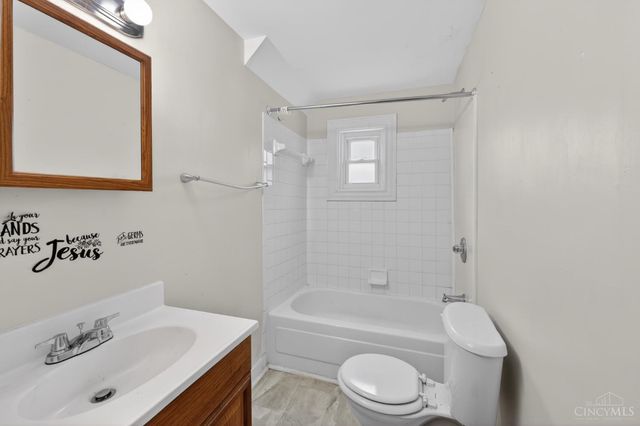 3118 Sunshine Avenue, Cincinnati, OH 45211