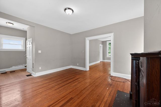3118 Sunshine Avenue, Cincinnati, OH 45211