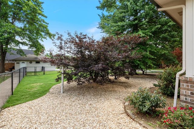 19 Kildonan Drive, Bella Vista, AR 72715