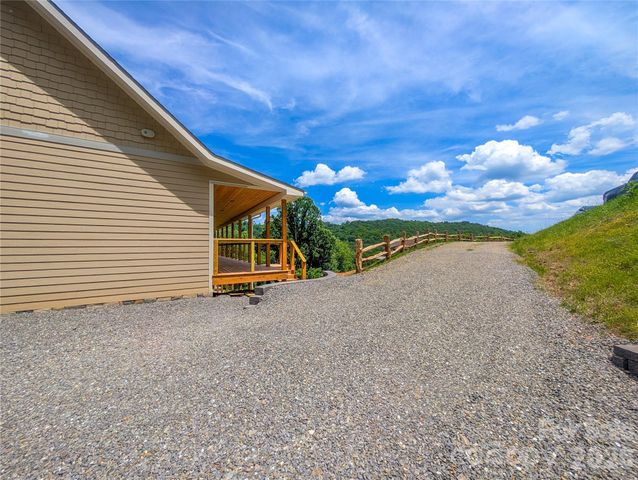 338 Majestic Mountain Drive, Burnsville, NC 28714