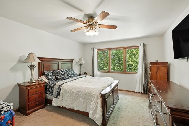 622 Brookside Drive, Crown Point, IN 46307