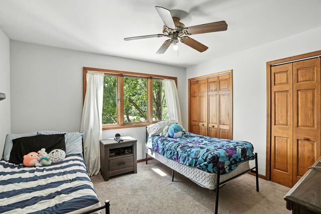 622 Brookside Drive, Crown Point, IN 46307