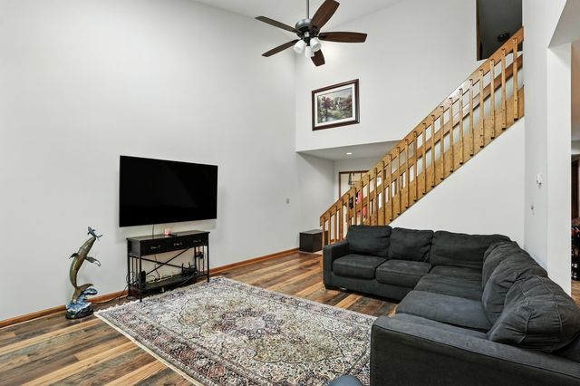 622 Brookside Drive, Crown Point, IN 46307