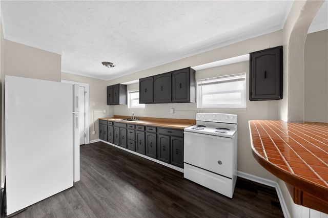 521 W Parkwood Drive, Dayton, OH 45405