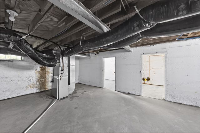 521 W Parkwood Drive, Dayton, OH 45405