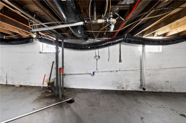 521 W Parkwood Drive, Dayton, OH 45405