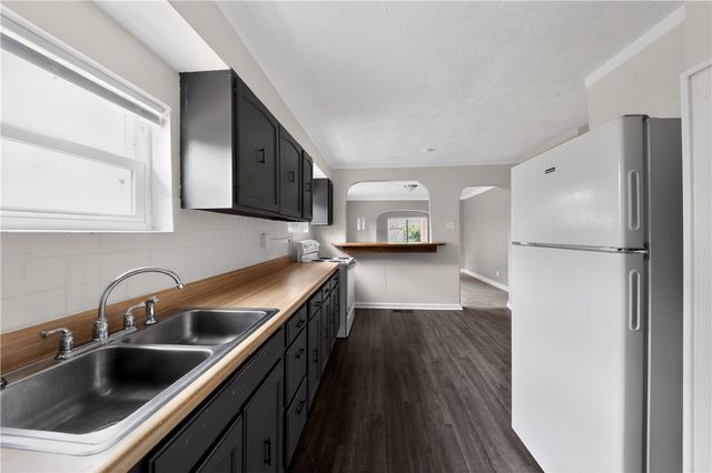 521 W Parkwood Drive, Dayton, OH 45405