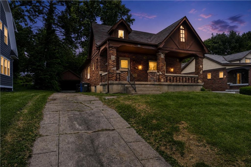 521 W Parkwood Drive, Dayton, OH 45405