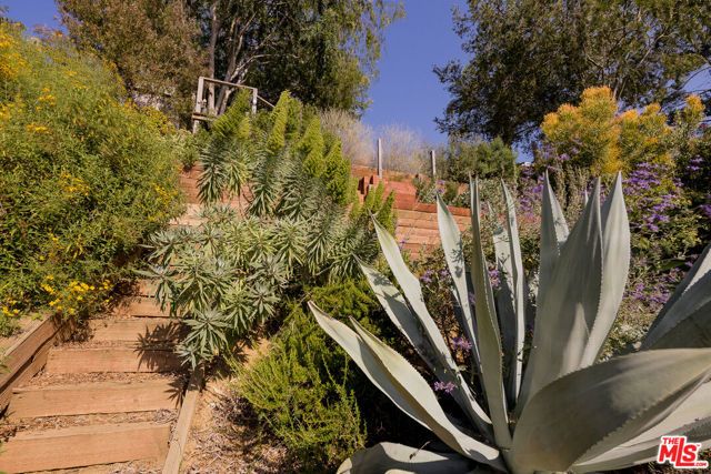 1483 N Avenue 57, Los Angeles, CA 90042