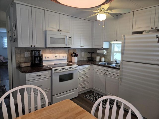 3421 OVERCUP OAK TERRACE, Sarasota, FL 34237