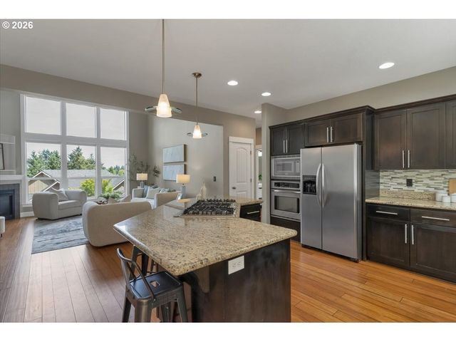 402 LA CRESTA Dr Se, Salem, OR 97306