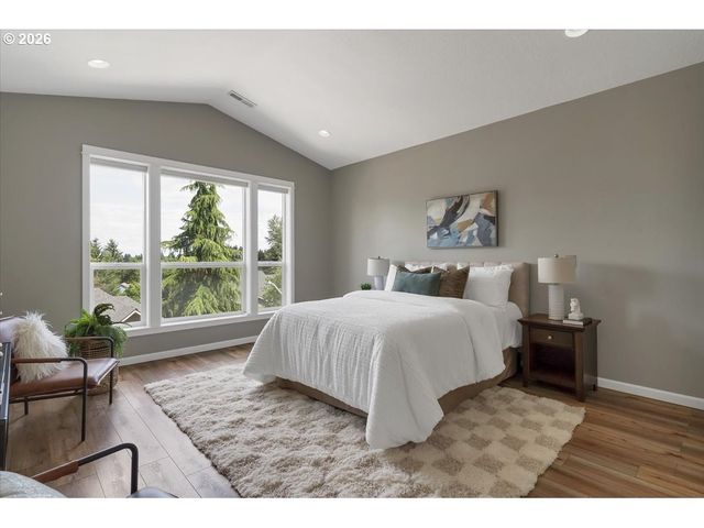 402 LA CRESTA Dr Se, Salem, OR 97306
