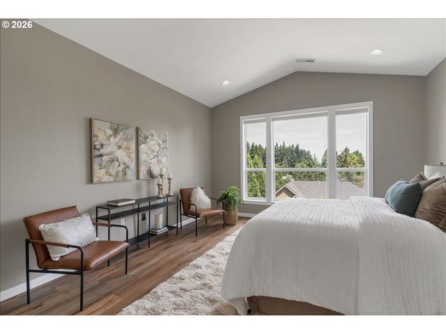 402 LA CRESTA Dr Se, Salem, OR 97306