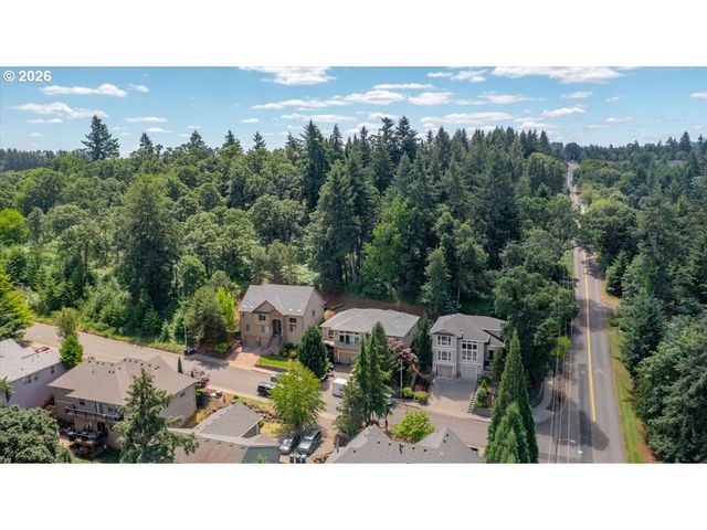 402 LA CRESTA Dr Se, Salem, OR 97306