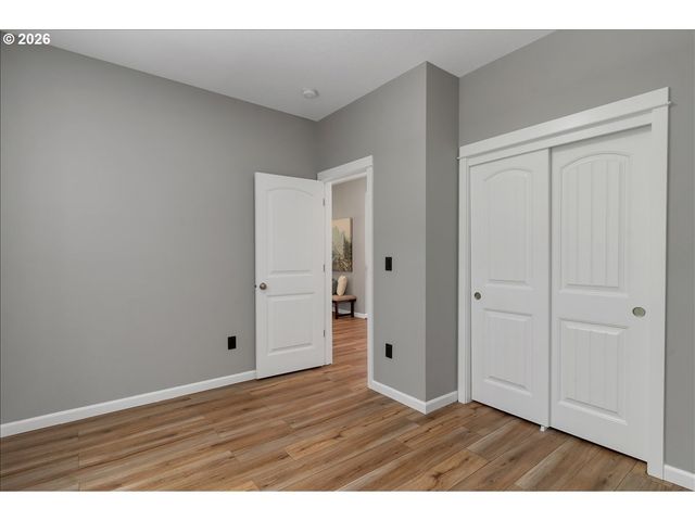 402 LA CRESTA Dr Se, Salem, OR 97306